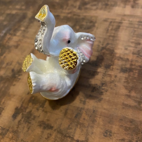 Elephant Enamel & Rhinestone Treasure Box - Picture 5 of 5